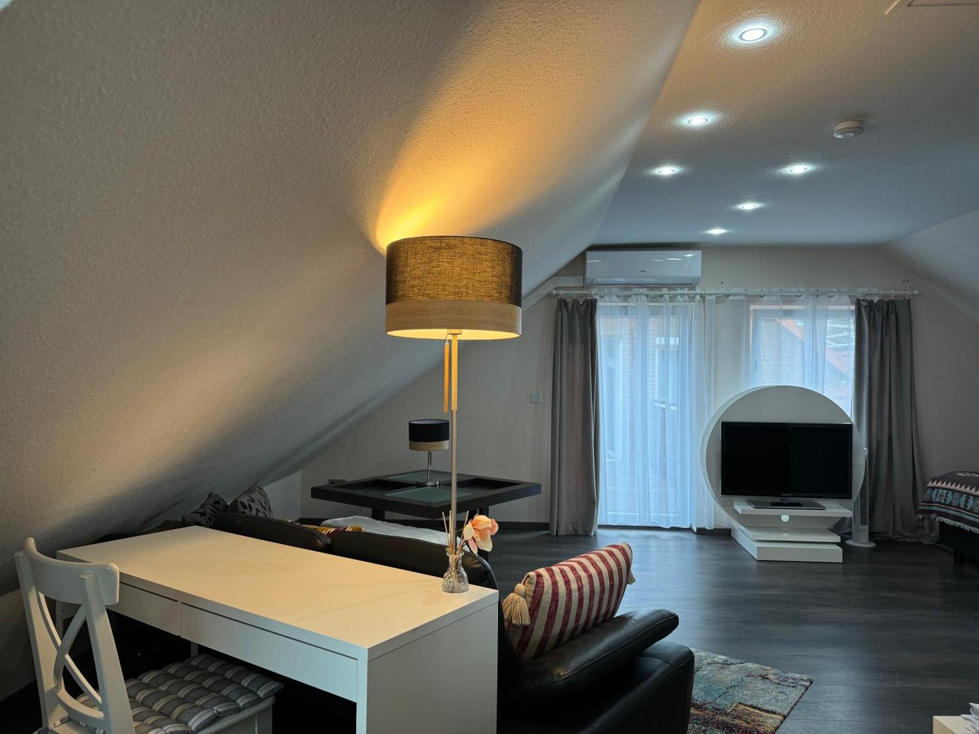 Modern House Gehrden Auf 2 Etagen, Nice Garten, Barbecue, Contactless Check-In, Free Parking المظهر الخارجي الصورة