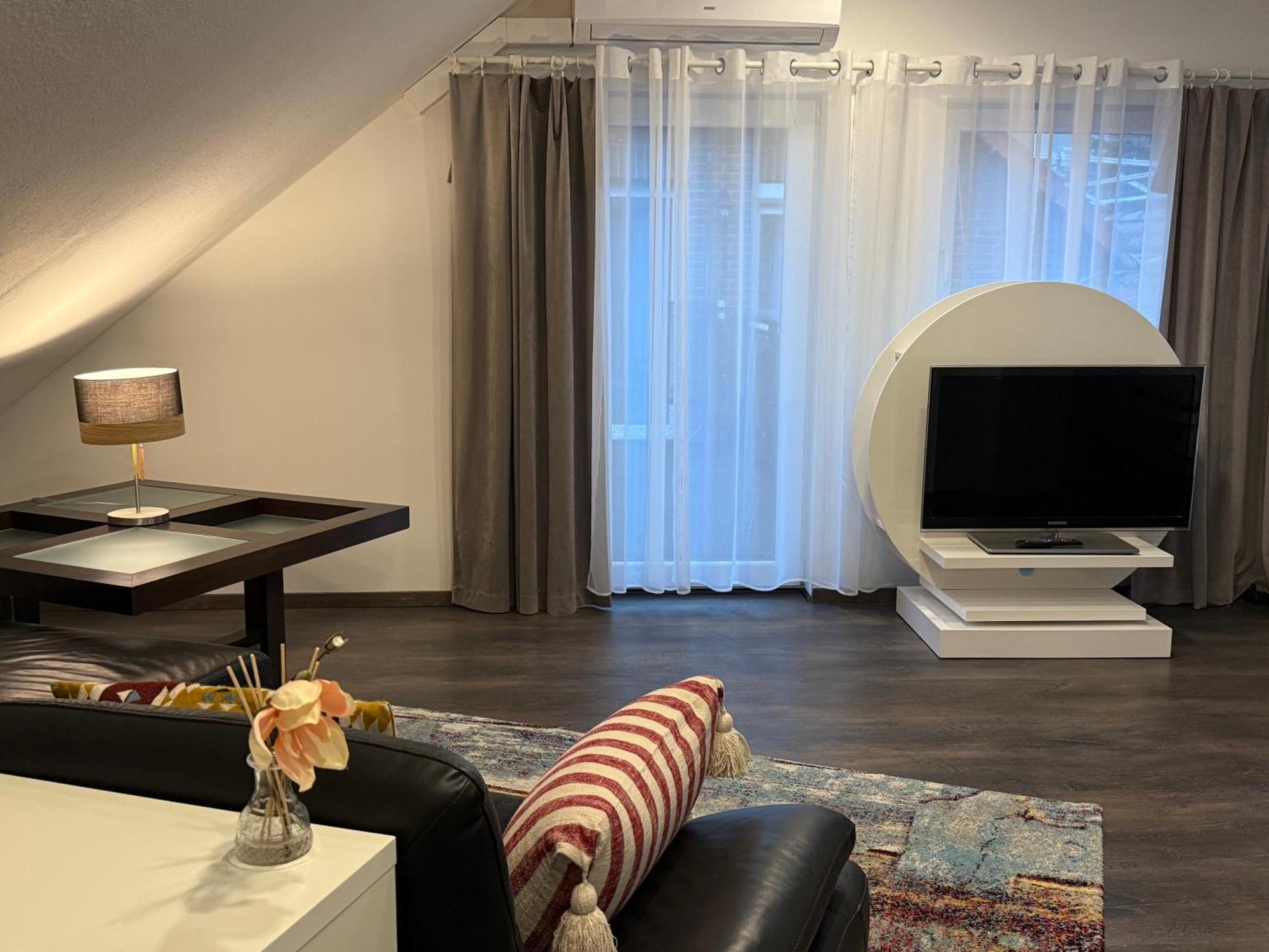 Modern House Gehrden Auf 2 Etagen, Nice Garten, Barbecue, Contactless Check-In, Free Parking المظهر الخارجي الصورة