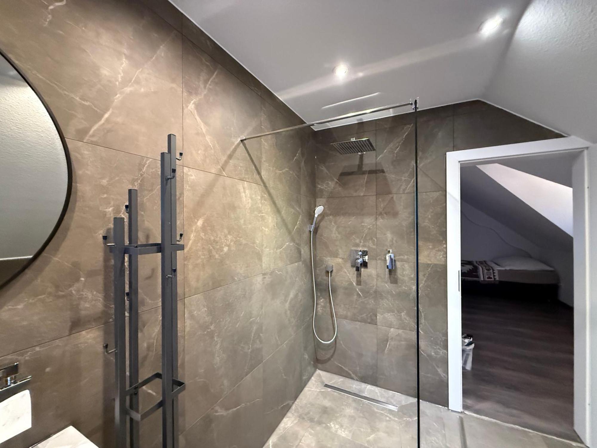 Modern House Gehrden Auf 2 Etagen, Nice Garten, Barbecue, Contactless Check-In, Free Parking المظهر الخارجي الصورة